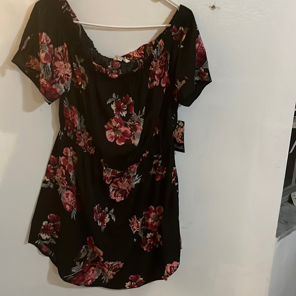 Off should casual dress size XL NEW WITH TAGS